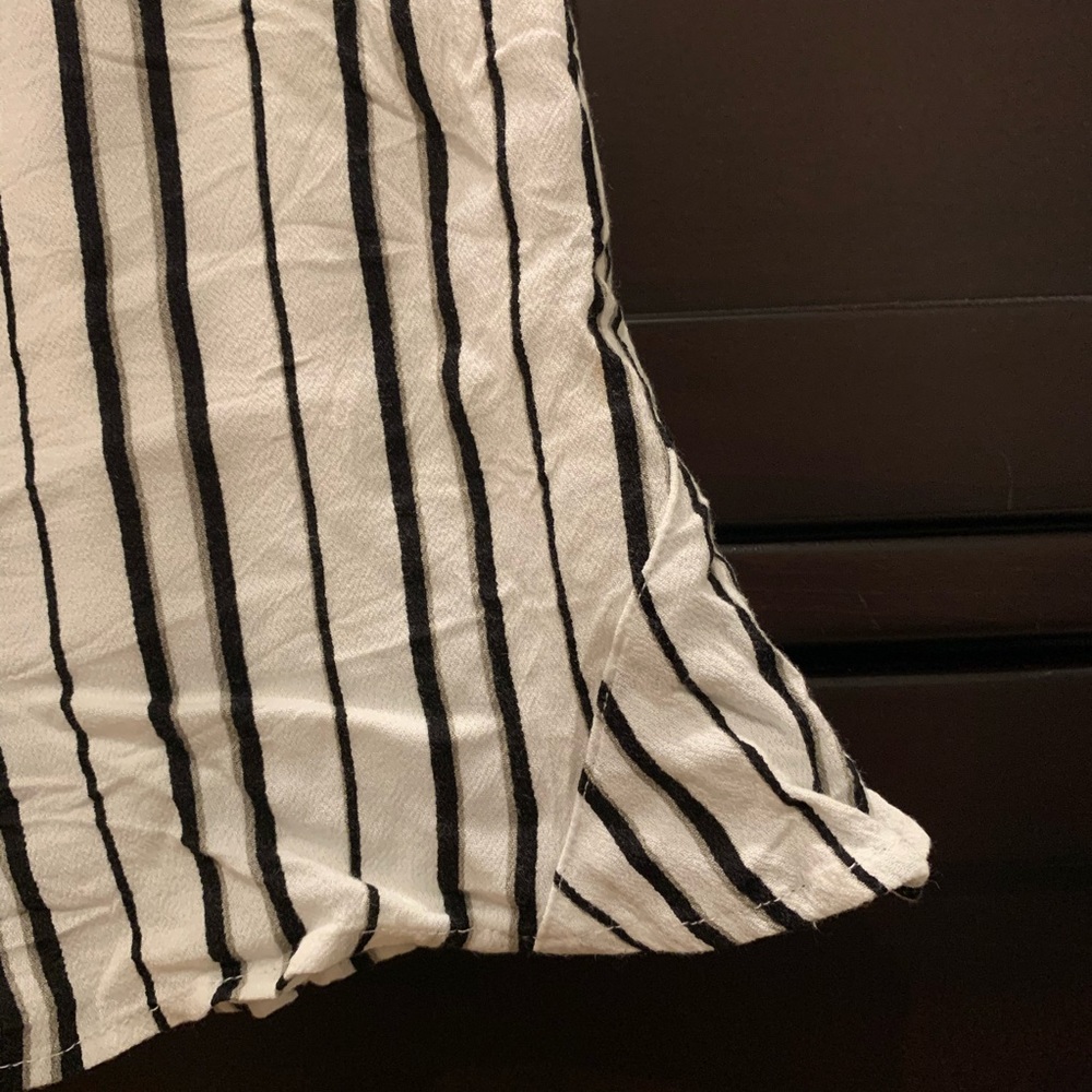 Shorts - Picture 2 of 5